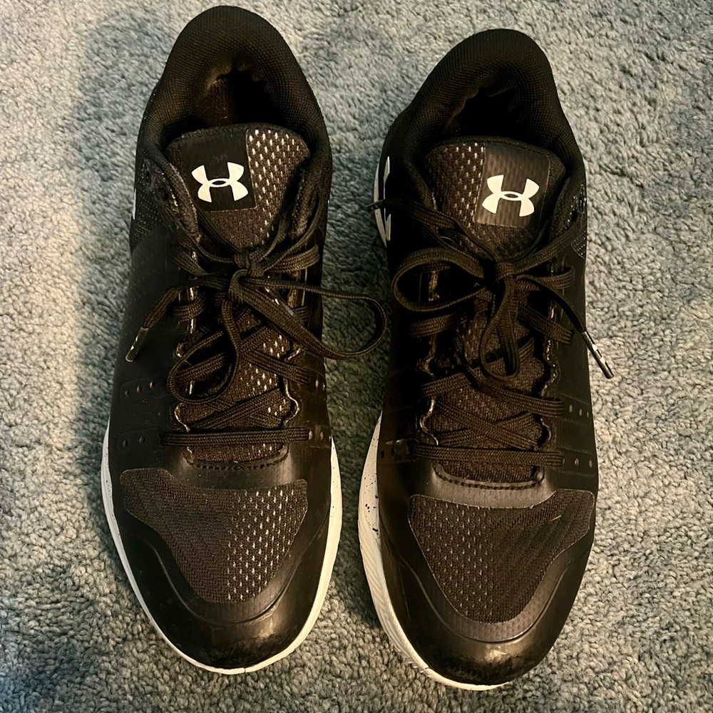 Under Armour women’s size 8.5 Block City black volleyball shoes. UA.